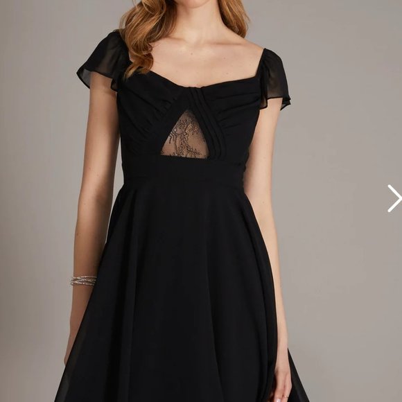 Chiffon Fit & Flare Knee Length Dress With Lace Front Cutout - Picture 5 of 6